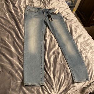 One pair of 31x30 skinny fit men